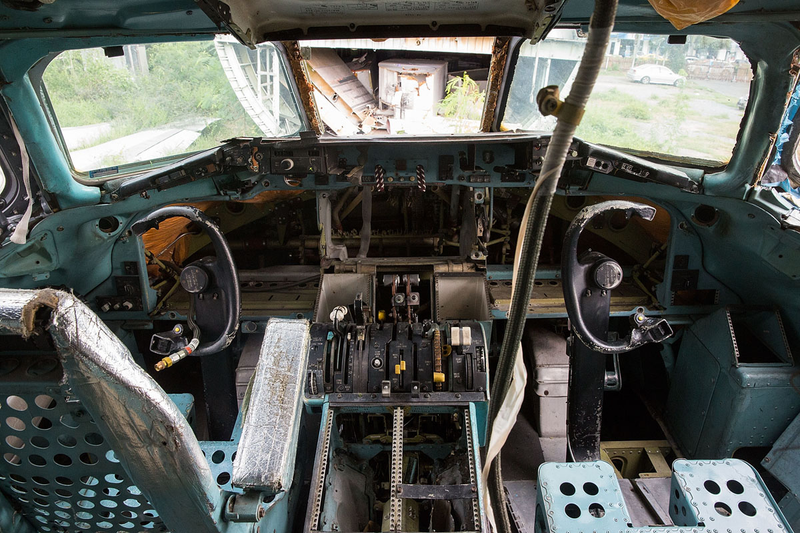 Illustration for article titled Bangkok's Homeless Are Turning These Decommissioned Airplanes Into Makeshift Homes